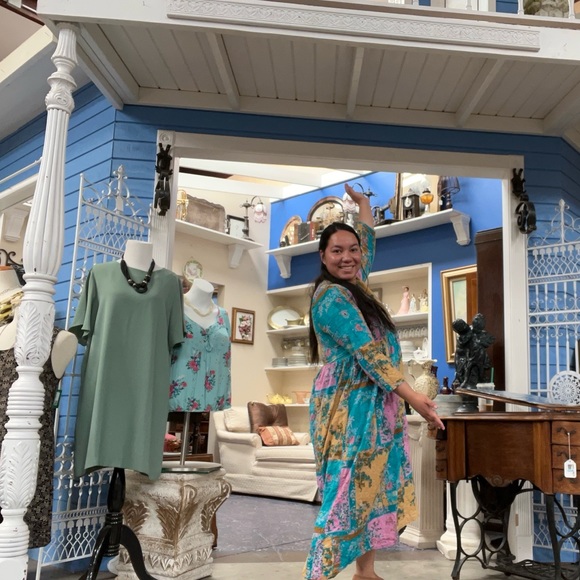 Meet your Posher, Lisa - Picture 2 of 4